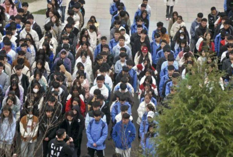 校園消防演練，防范于未“燃”