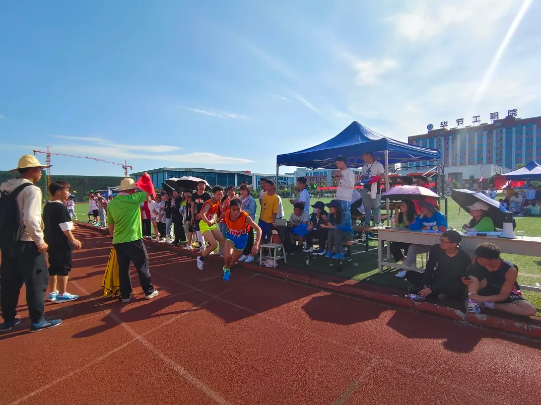 揮灑青春汗水 · 展現(xiàn)拼搏精神 | 學(xué)院第二屆學(xué)生田徑運動會進(jìn)行時