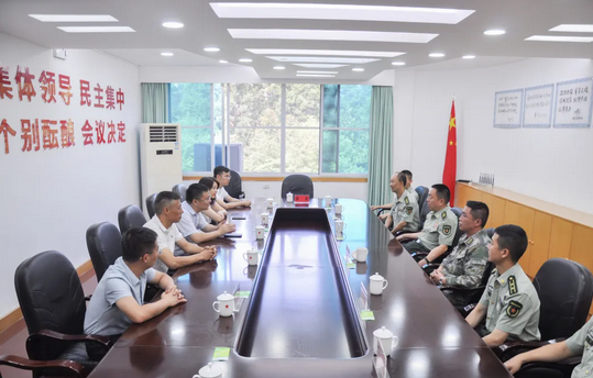 畢節(jié)工業(yè)職業(yè)技術(shù)學(xué)院“八一”建軍節(jié)前夕到畢節(jié)市軍分區(qū)開(kāi)展走訪(fǎng)慰問(wèn)
