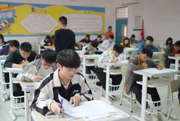 畢節(jié)工業(yè)職業(yè)技術(shù)學(xué)院直播銷售員、計(jì)算機(jī)維修工職業(yè)技能等級(jí)認(rèn)定考核工作圓滿完成