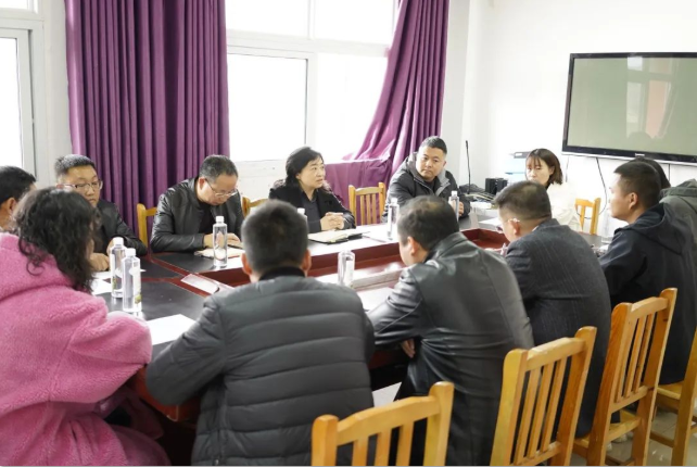 學(xué)院黨委委員、副院長(zhǎng)黃瑛赴鄉(xiāng)村振興聯(lián)系點(diǎn)調(diào)研、宣講黨的二十大精神