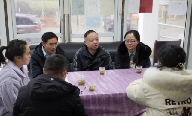 黨委副書(shū)記付善華，黨委委員、副院長(zhǎng)黃文碧到鄉(xiāng)村振興聯(lián)系點(diǎn)開(kāi)展調(diào)研