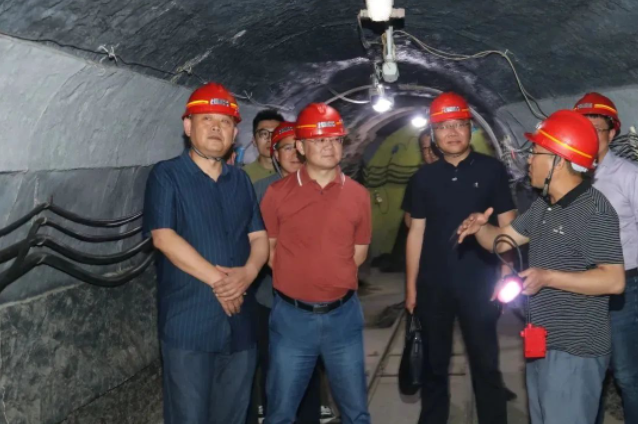 邱國(guó)援帶隊(duì)到云南能源職業(yè)技術(shù)學(xué)院參觀學(xué)習(xí)并開(kāi)展校校合作交流調(diào)研