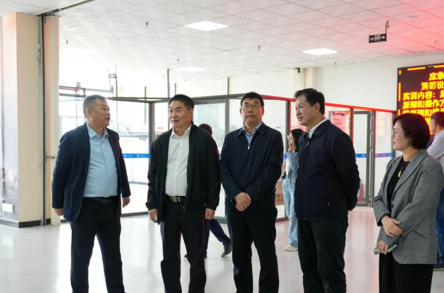 廣州鐵路職業(yè)技術(shù)學(xué)院、廣州機(jī)電技師學(xué)院到我院調(diào)研交流